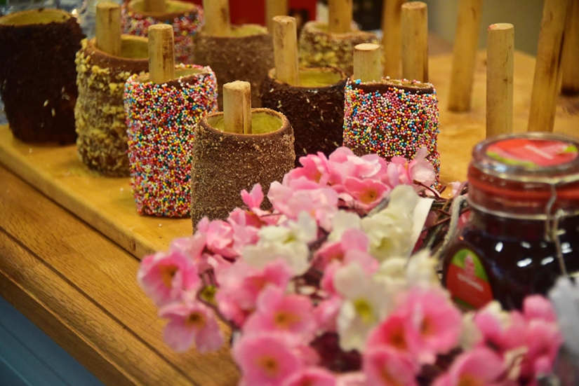 Pancakes with pike caviar and reconstruction of fist fights at the Moscow Maslenitsa Festival