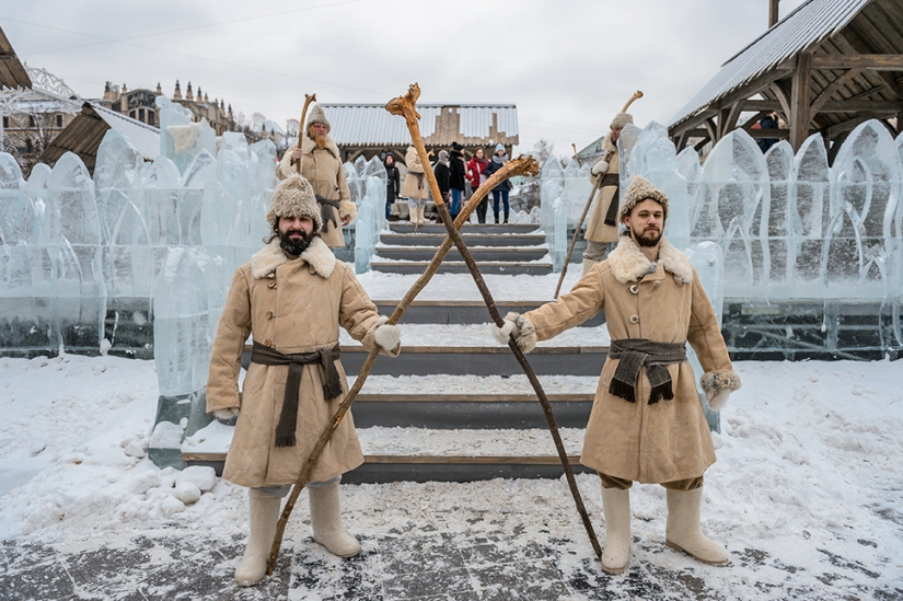Pancakes with pike caviar and reconstruction of fist fights at the Moscow Maslenitsa Festival