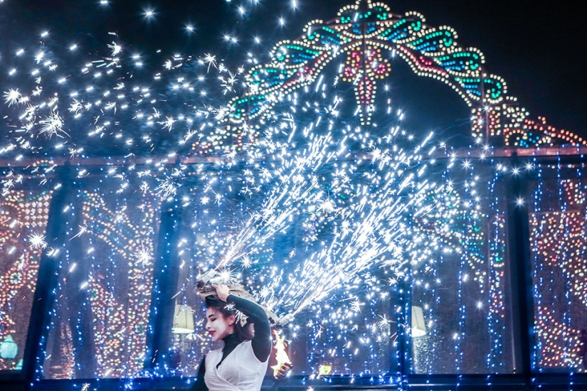 Panqueques con caviar de lucio y reconstrucción de peleas a puñetazos en el Festival Maslenitsa de Moscú