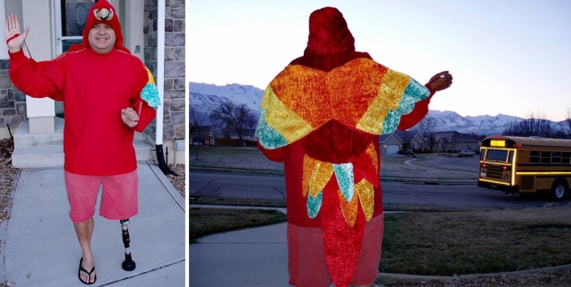 Papá alegre acompaña a su hijo a la escuela o "No le enseñes a tu padre a bromear" Papá alegre acompaña a su hijo a la escuela o "No le enseñes a tu padre a bromear"