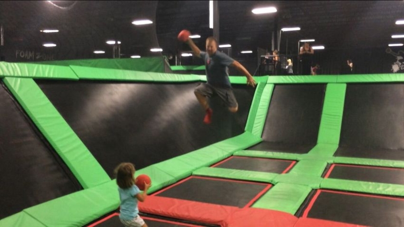 Papá puede, papá puede ser cualquiera: padres geniales, con quienes los niños se divierten mucho Papá puede, papá puede ser cualquiera: padres geniales, con quienes los niños se divierten mucho