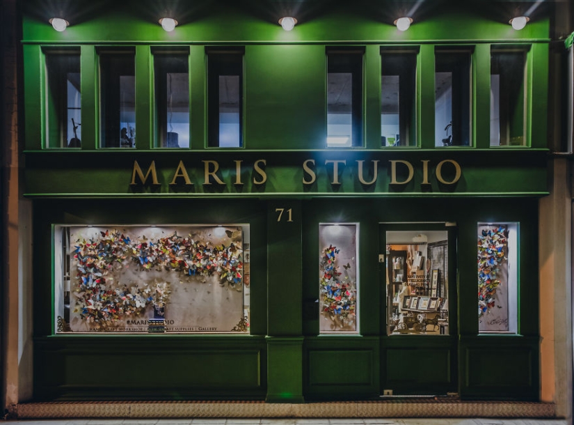 Paper grief: a girl carved more than 800 paper butterflies in memory of her late grandmother