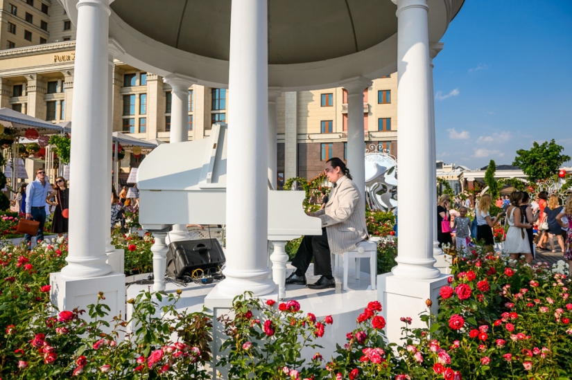 Paradise for "men in the prime of life" Paradise for "men in the prime of life"