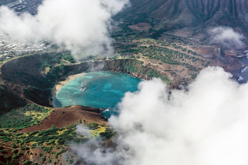 Paraíso terrenal - Playa hawaiana dentro de un antiguo cráter