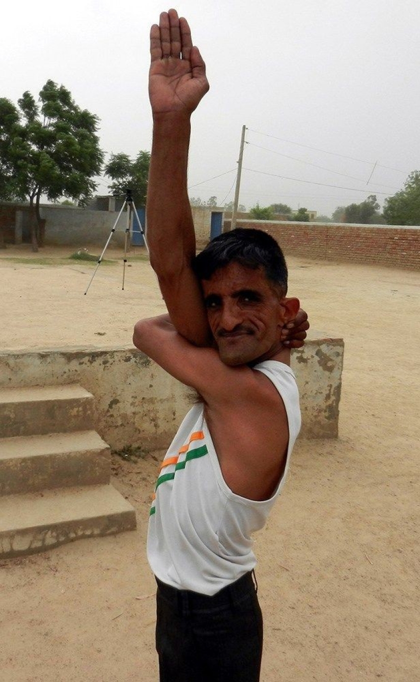 ¡Parece que encontramos un hombre de goma vivo! ¡Esta es una visita obligada! ¡Parece que encontramos un hombre de goma vivo! ¡Esta es una visita obligada!