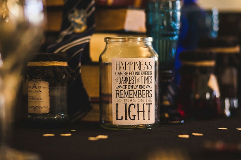 Pareja inglesa se casa al estilo de las novelas de Harry Potter