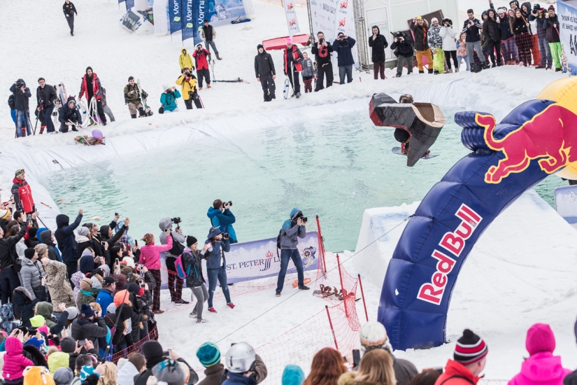 Party hard at Snezhny: the most creative snowboard race in Russia