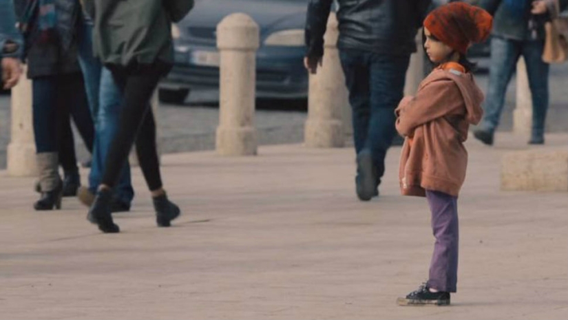 ¿Pasarías junto a un niño perdido?