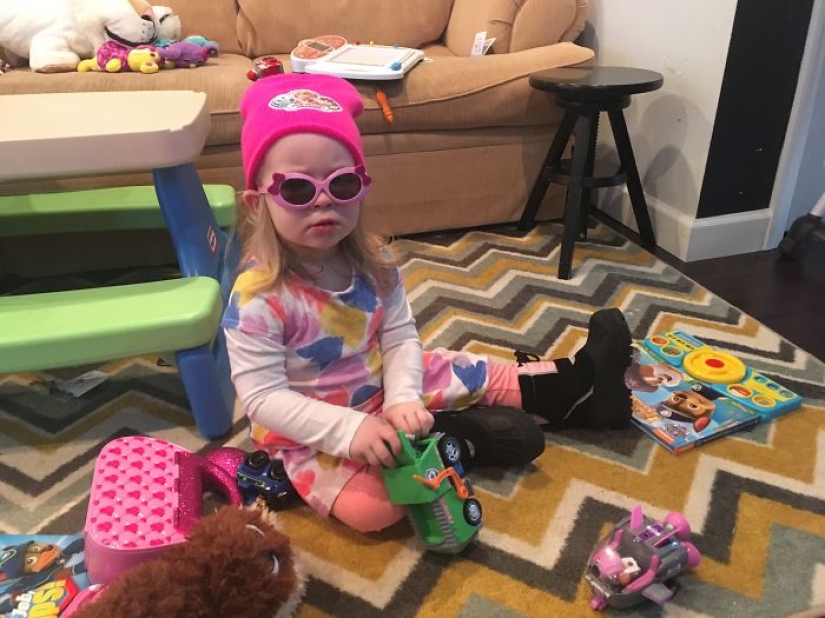 "People are constantly asking what it's like to have three children. I answered with photos"