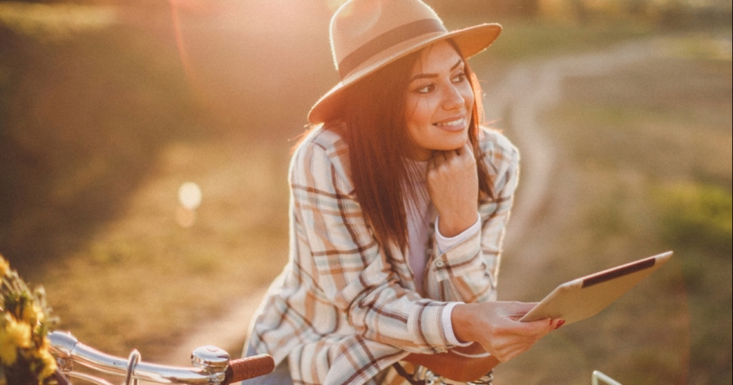 People who stay happy have these 8 habits in common People who stay happy have these 8 habits in common