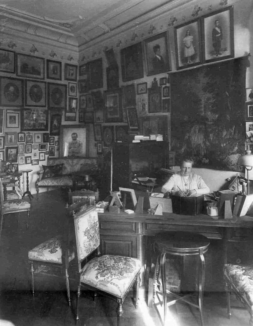 Petersburg communal apartments