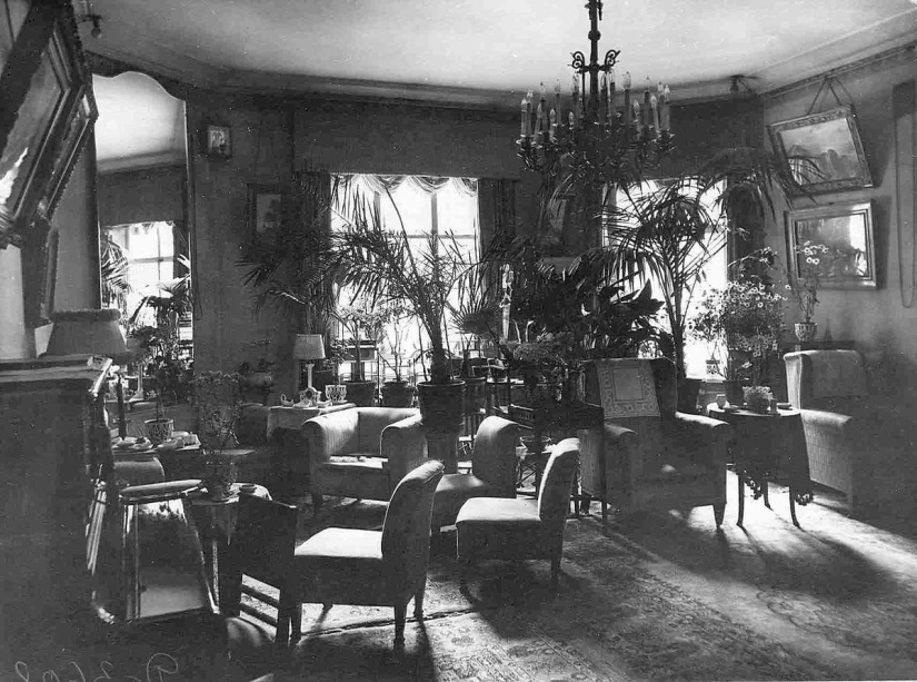 Petersburg communal apartments