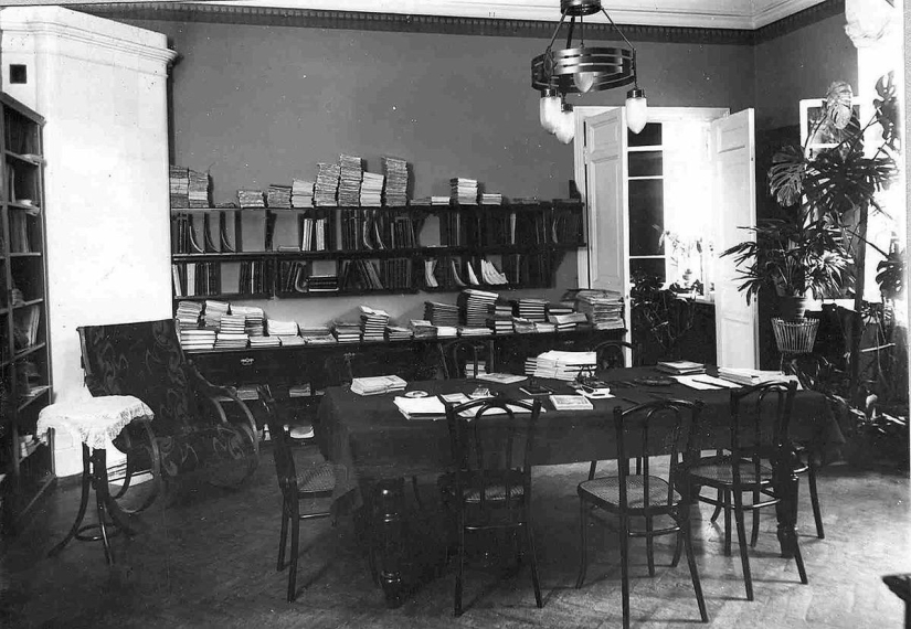 Petersburg communal apartments