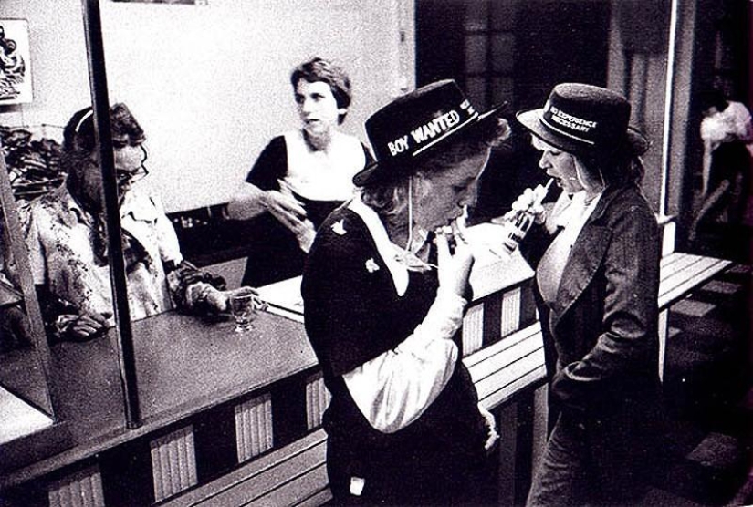 Photo from the rare edition of Ian Berry "The English" Photo from the rare edition of Ian Berry "The English"