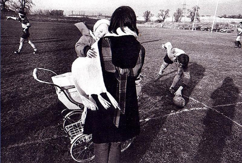 Photo from the rare edition of Ian Berry "The English" Photo from the rare edition of Ian Berry "The English"