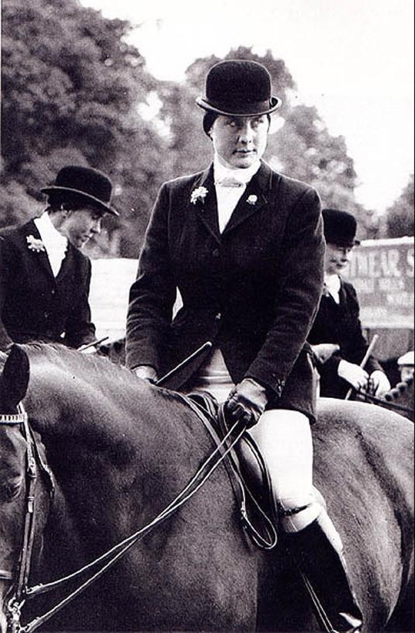 Photo from the rare edition of Ian Berry "The English" Photo from the rare edition of Ian Berry "The English"