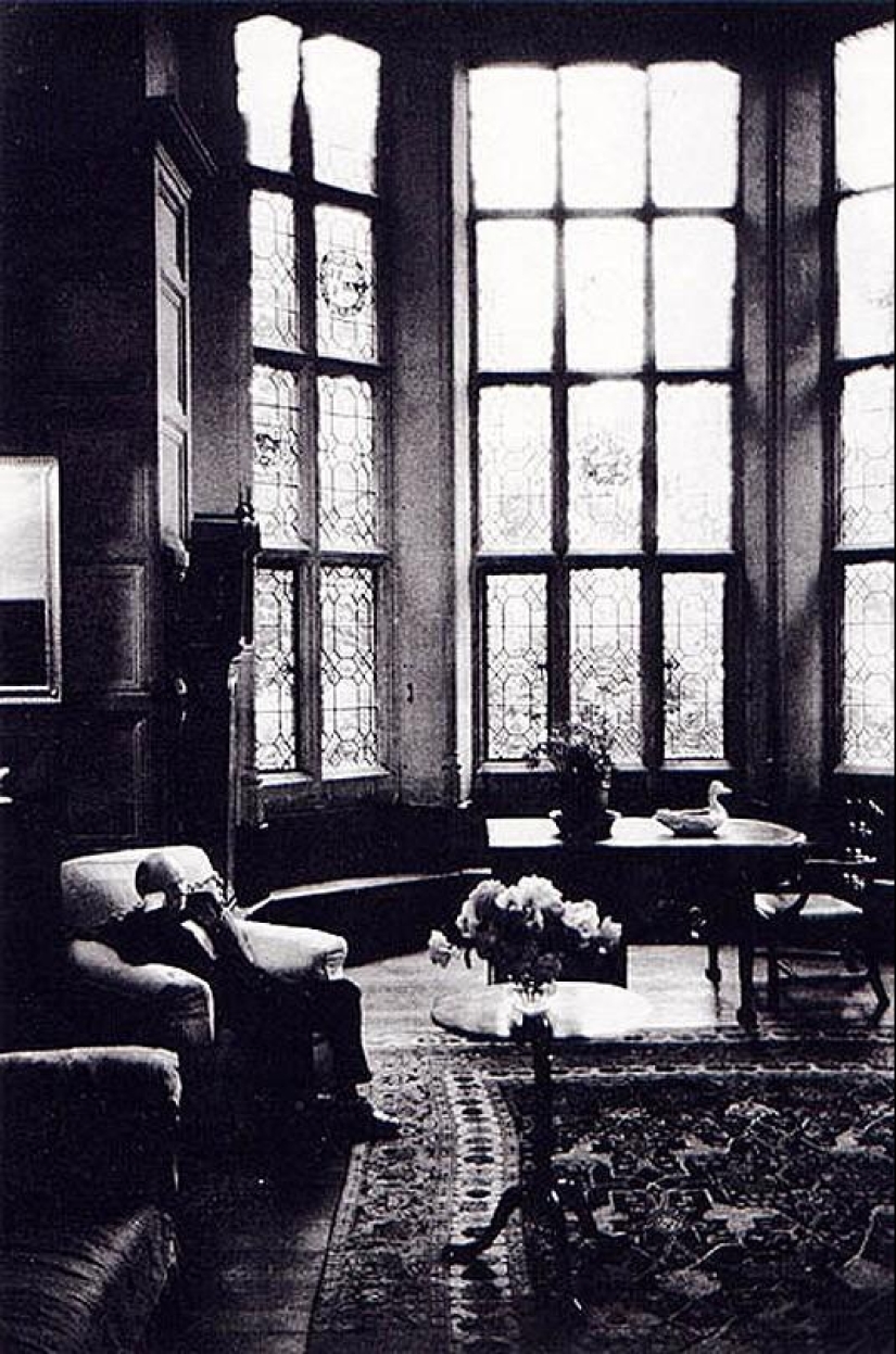 Photo from the rare edition of Ian Berry "The English" Photo from the rare edition of Ian Berry "The English"