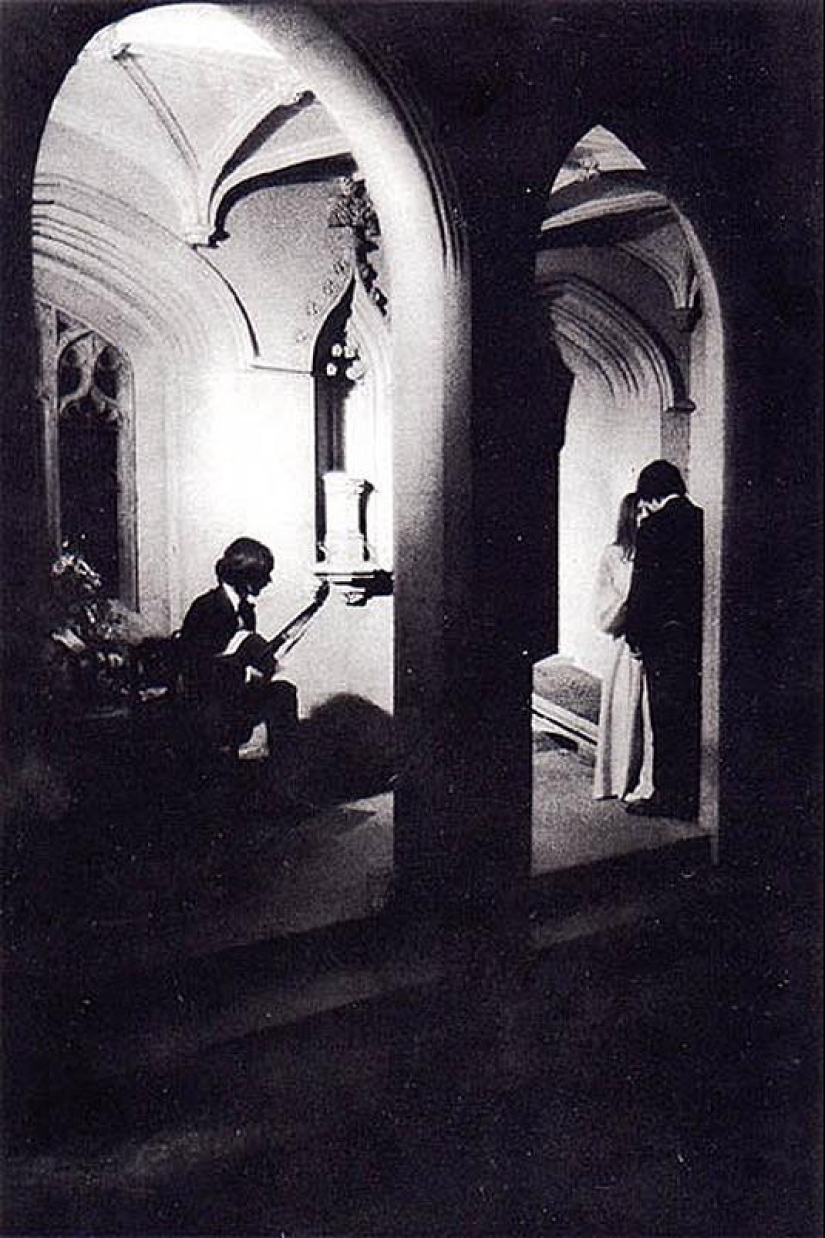 Photo from the rare edition of Ian Berry "The English" Photo from the rare edition of Ian Berry "The English"