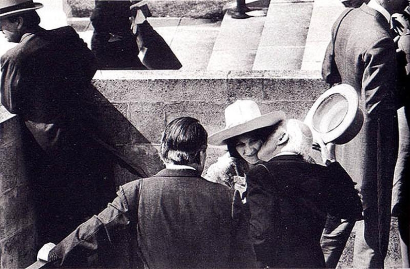 Photo from the rare edition of Ian Berry "The English" Photo from the rare edition of Ian Berry "The English"