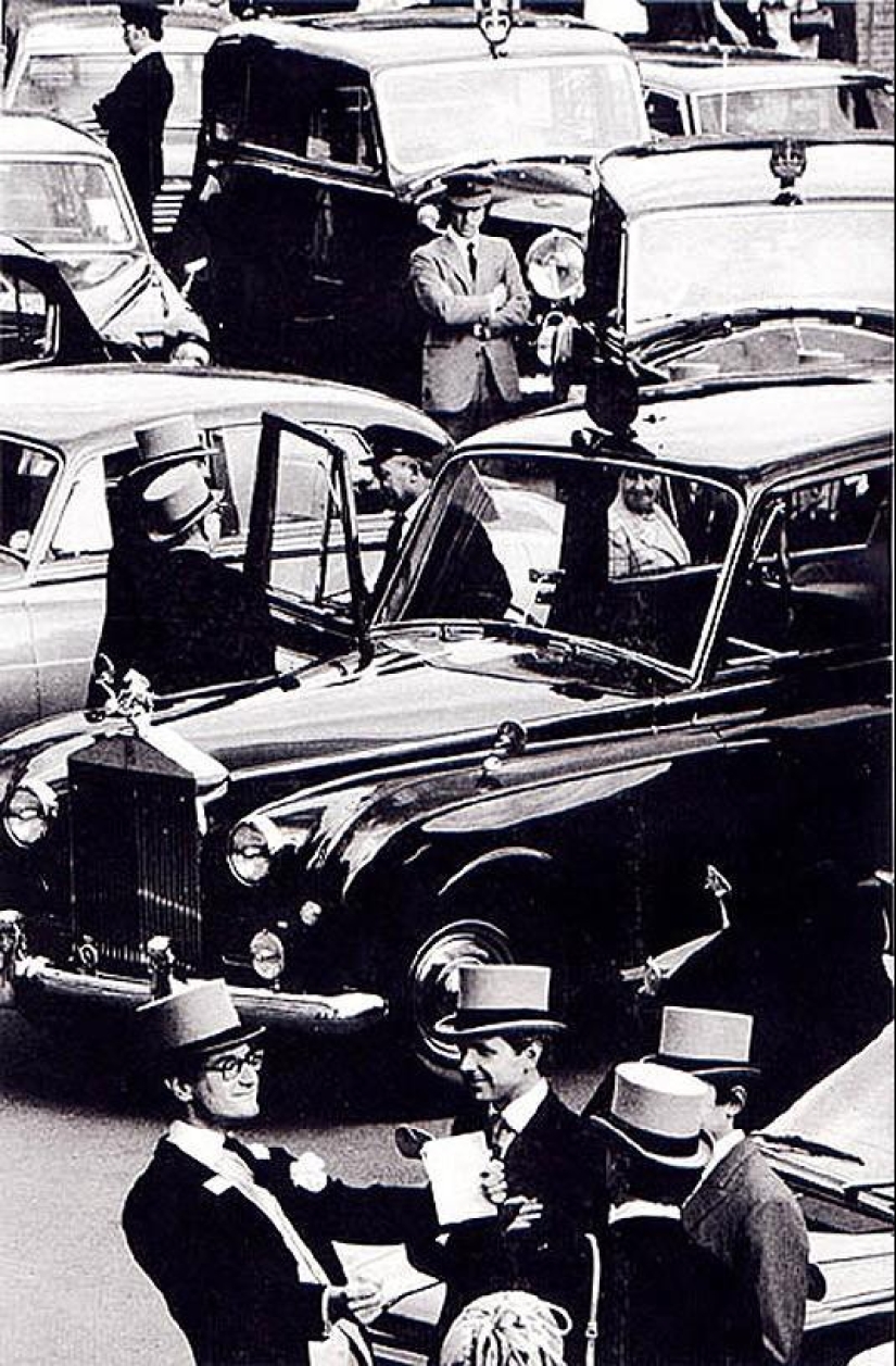 Photo from the rare edition of Ian Berry "The English" Photo from the rare edition of Ian Berry "The English"