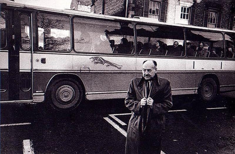 Photo from the rare edition of Ian Berry "The English" Photo from the rare edition of Ian Berry "The English"