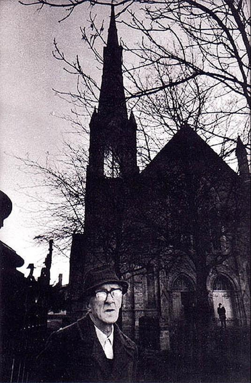 Photo from the rare edition of Ian Berry "The English" Photo from the rare edition of Ian Berry "The English"