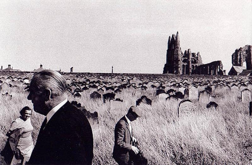 Photo from the rare edition of Ian Berry "The English" Photo from the rare edition of Ian Berry "The English"