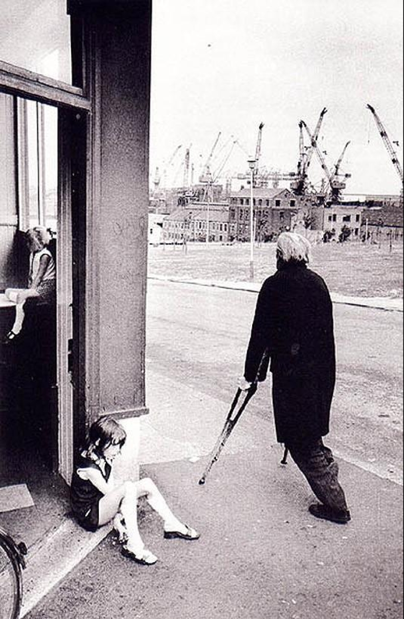 Photo from the rare edition of Ian Berry "The English" Photo from the rare edition of Ian Berry "The English"