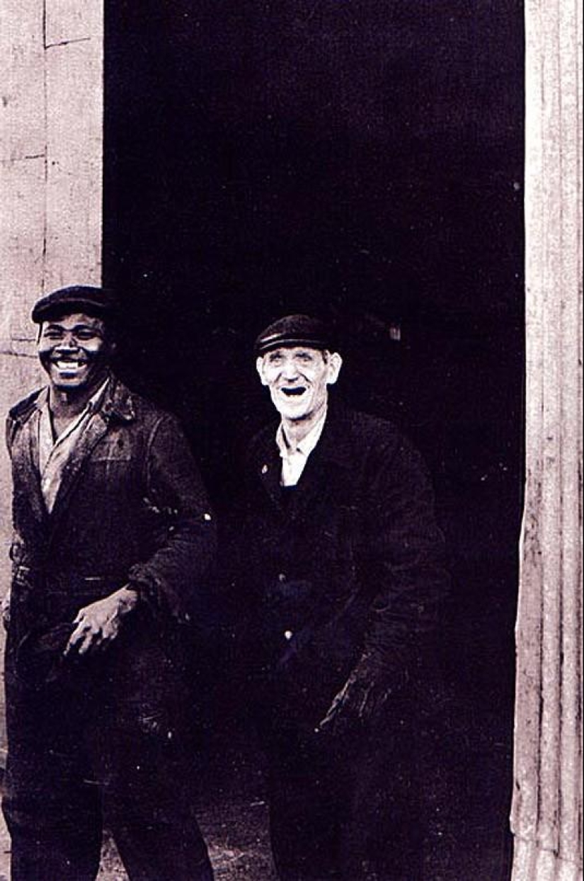 Photo from the rare edition of Ian Berry "The English" Photo from the rare edition of Ian Berry "The English"