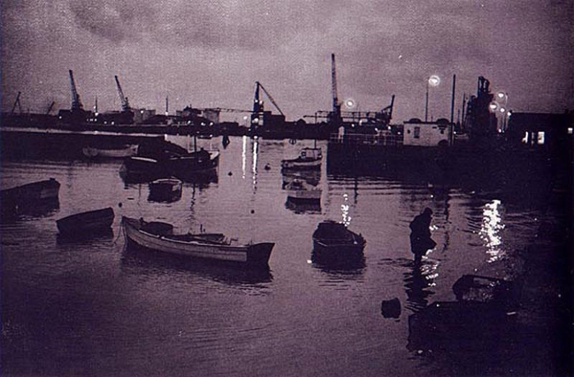 Photo from the rare edition of Ian Berry "The English" Photo from the rare edition of Ian Berry "The English"