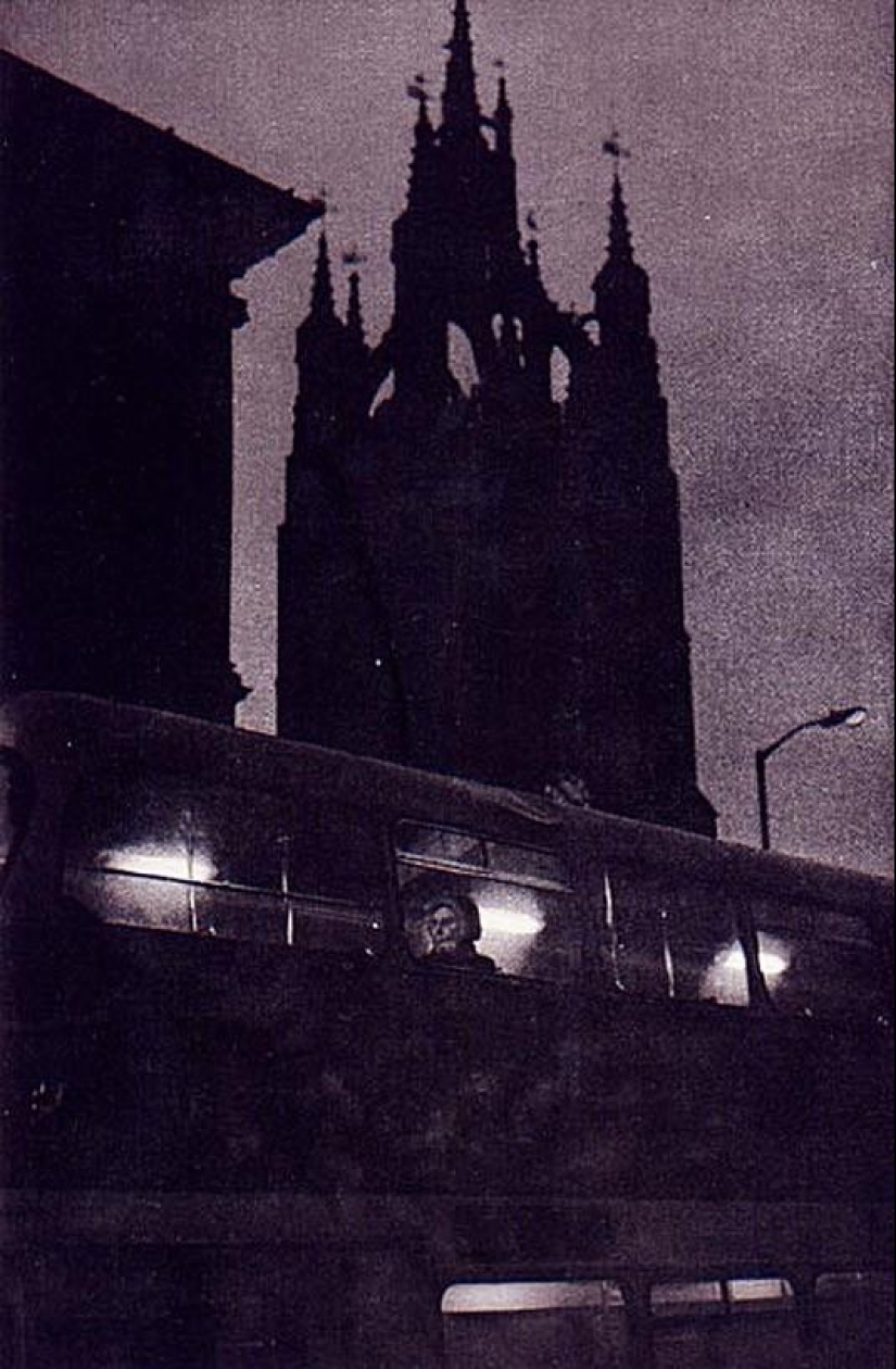 Photo from the rare edition of Ian Berry "The English" Photo from the rare edition of Ian Berry "The English"