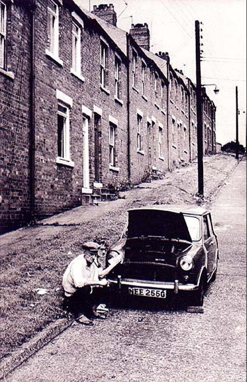 Photo from the rare edition of Ian Berry "The English" Photo from the rare edition of Ian Berry "The English"