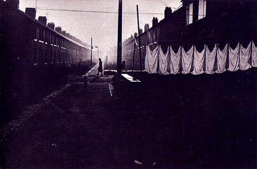 Photo from the rare edition of Ian Berry "The English" Photo from the rare edition of Ian Berry "The English"