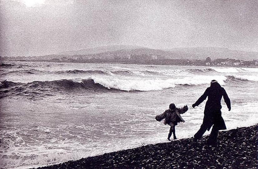 Photo from the rare edition of Ian Berry "The English" Photo from the rare edition of Ian Berry "The English"