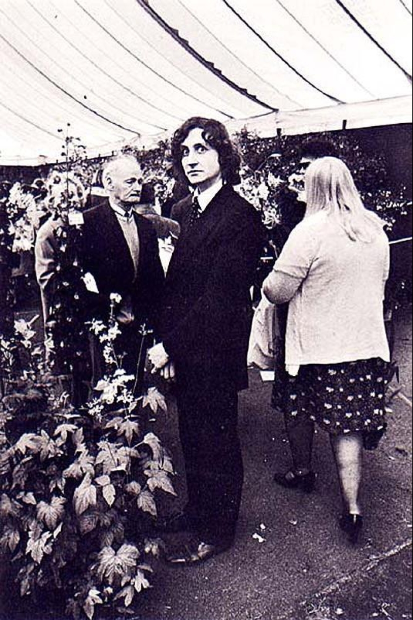 Photo from the rare edition of Ian Berry "The English" Photo from the rare edition of Ian Berry "The English"