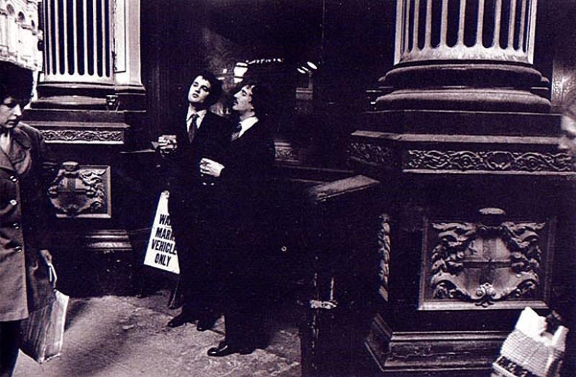 Photo from the rare edition of Ian Berry "The English" Photo from the rare edition of Ian Berry "The English"