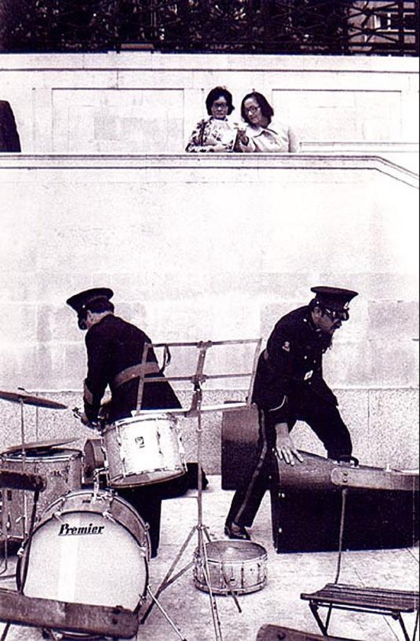 Photo from the rare edition of Ian Berry "The English" Photo from the rare edition of Ian Berry "The English"