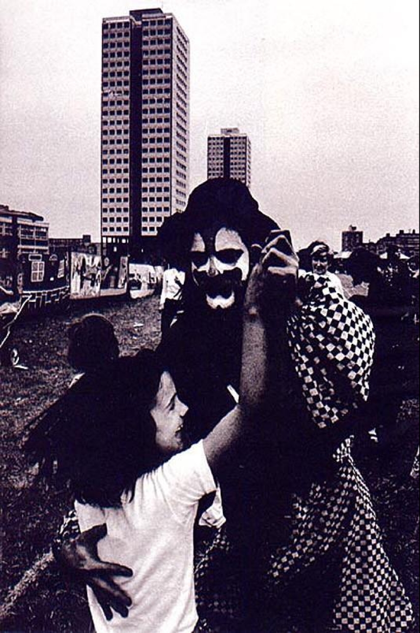 Photo from the rare edition of Ian Berry "The English" Photo from the rare edition of Ian Berry "The English"