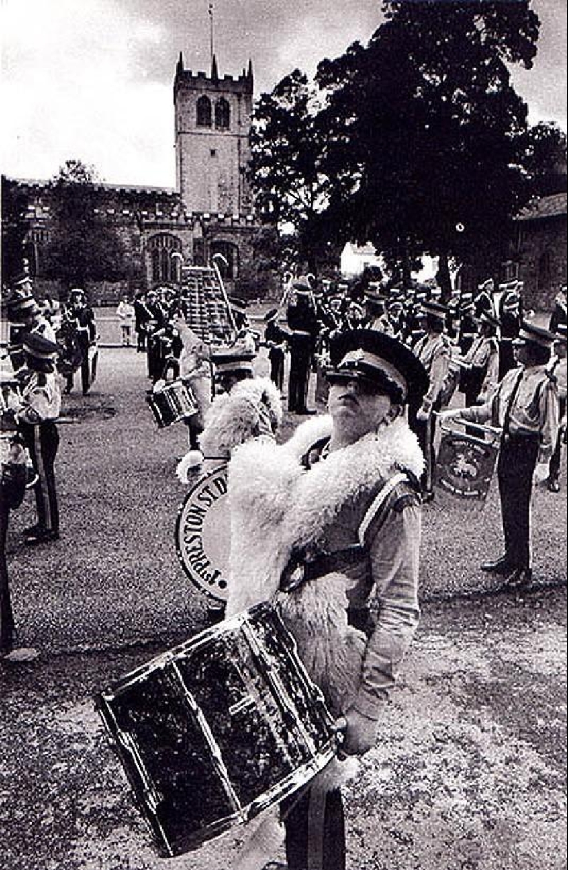 Photo from the rare edition of Ian Berry "The English" Photo from the rare edition of Ian Berry "The English"