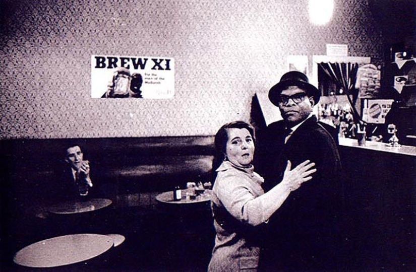 Photo from the rare edition of Ian Berry "The English" Photo from the rare edition of Ian Berry "The English"