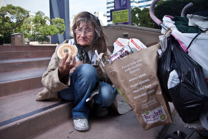 Photo in exchange for a bagel