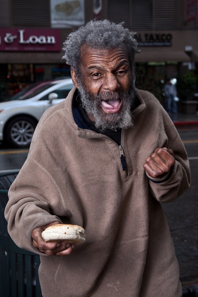 Photo in exchange for a bagel