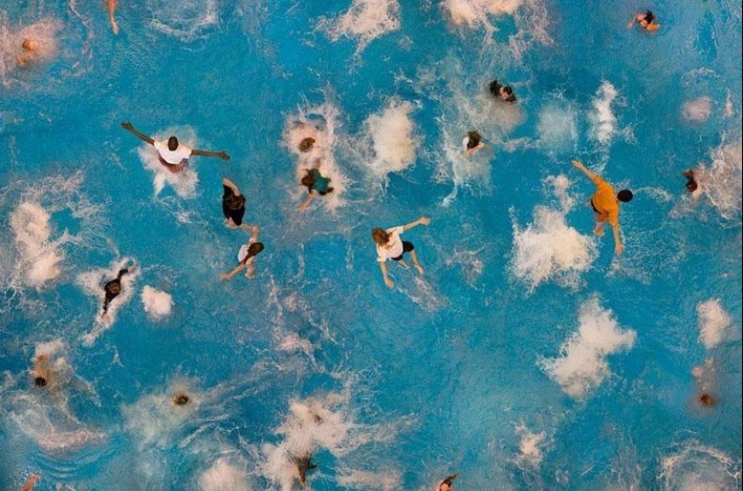 Photo of people from a height Photo of people from a height