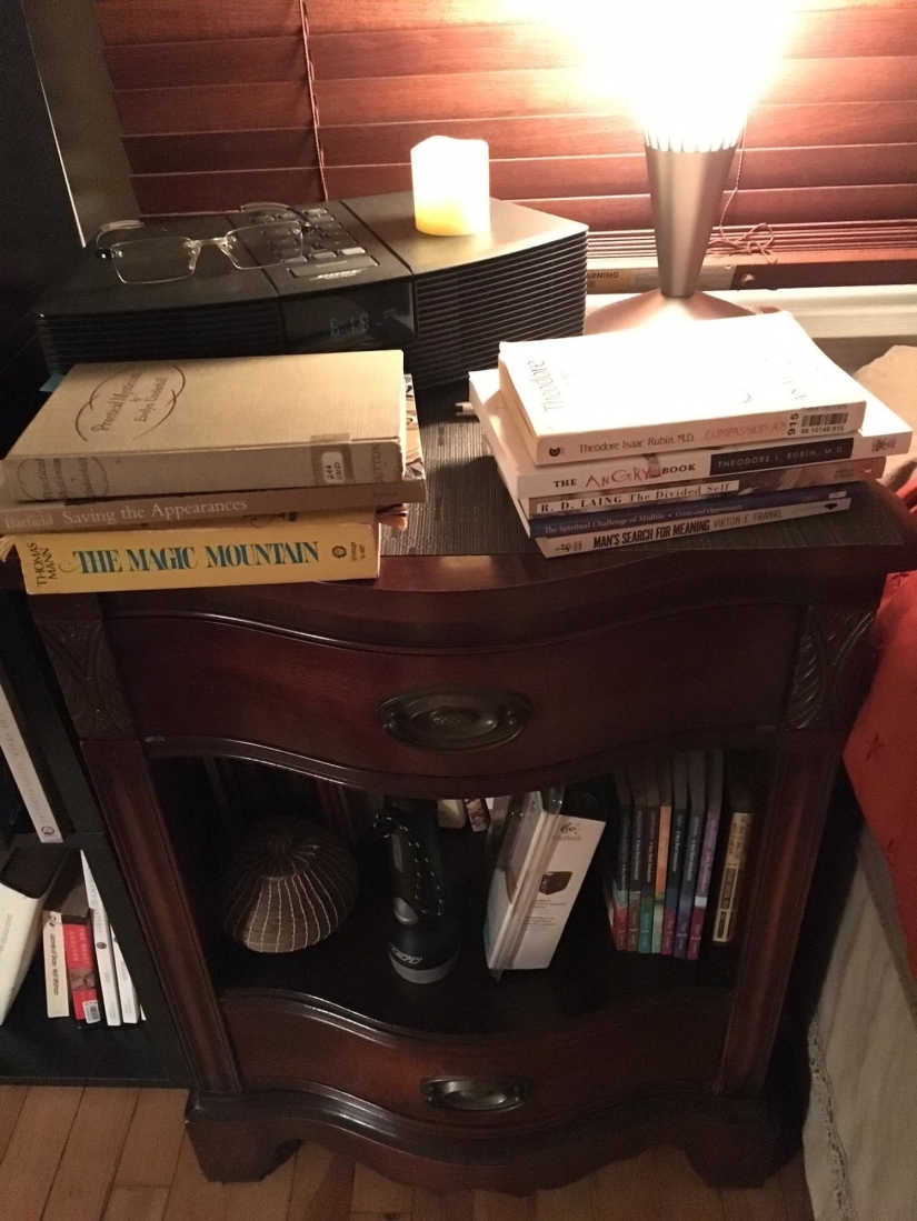 Photo project: what the bedside tables of chronic patients tell about Photo project: what the bedside tables of chronic patients tell about