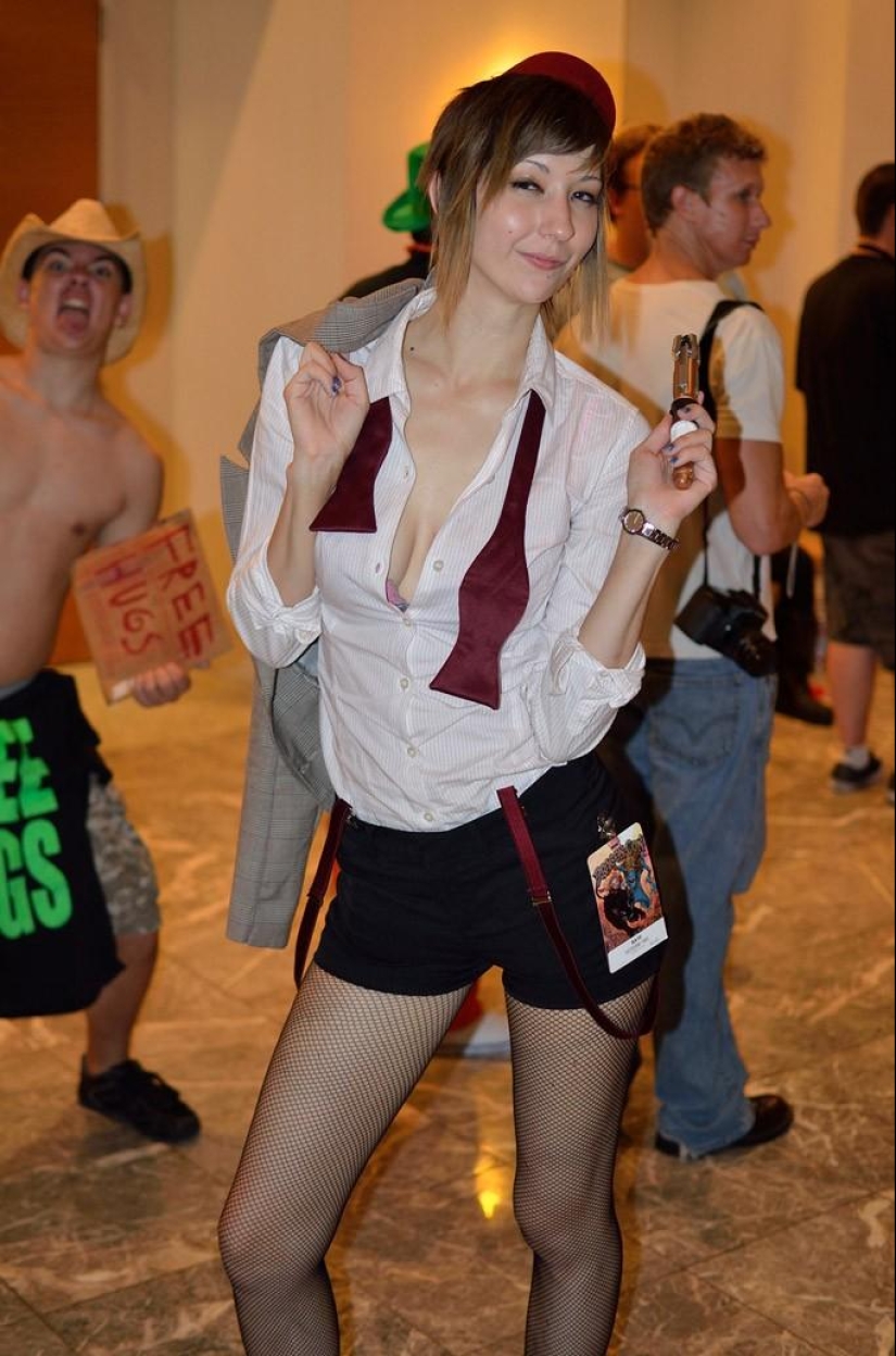 Photobombs and photobombs