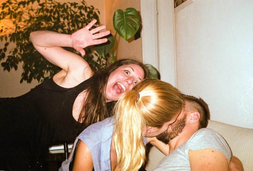 Photobombs and photobombs