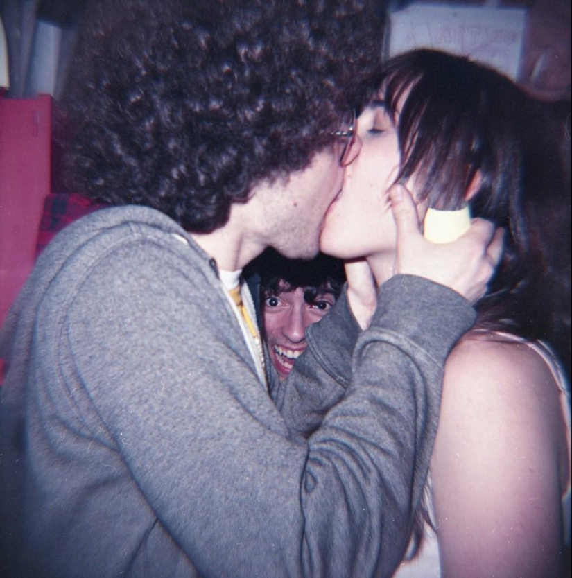 Photobombs and photobombs