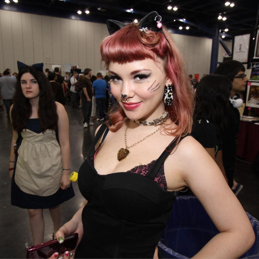 Photobombs and photobombs