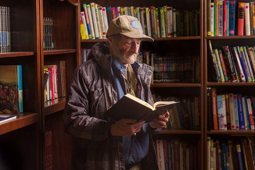 Photographer shows the homeless in a new light and reminds us that they are people too