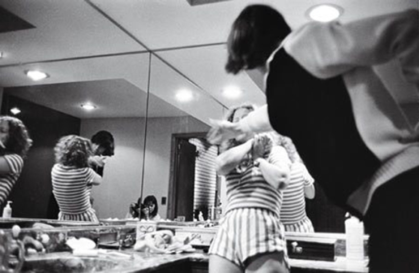 Photographer's Moral Dilemma: Help or Do Your Job